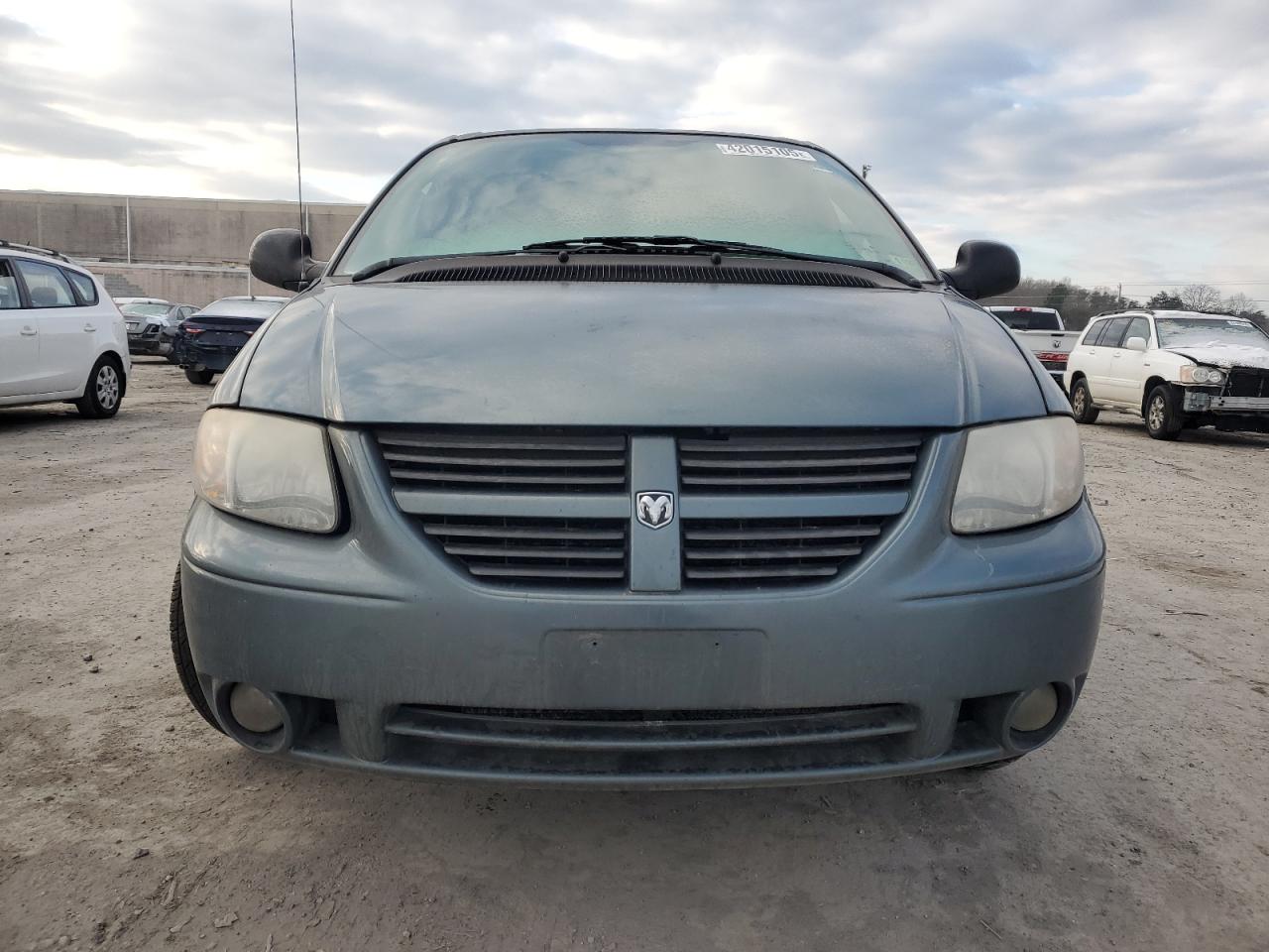 2005 Dodge Caravan VIN 2D4GP44L85R411863 Copart auction photo, rear end / undercarriage damage thumbnail 5