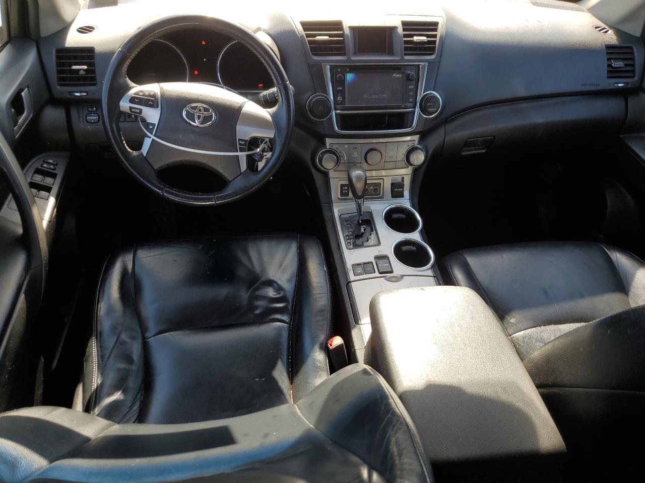 2013 Toyota Highlander VIN 5TDBK3EHXDS270567 Copart auction photo, front end / minor dent/scratches damage thumbnail 8