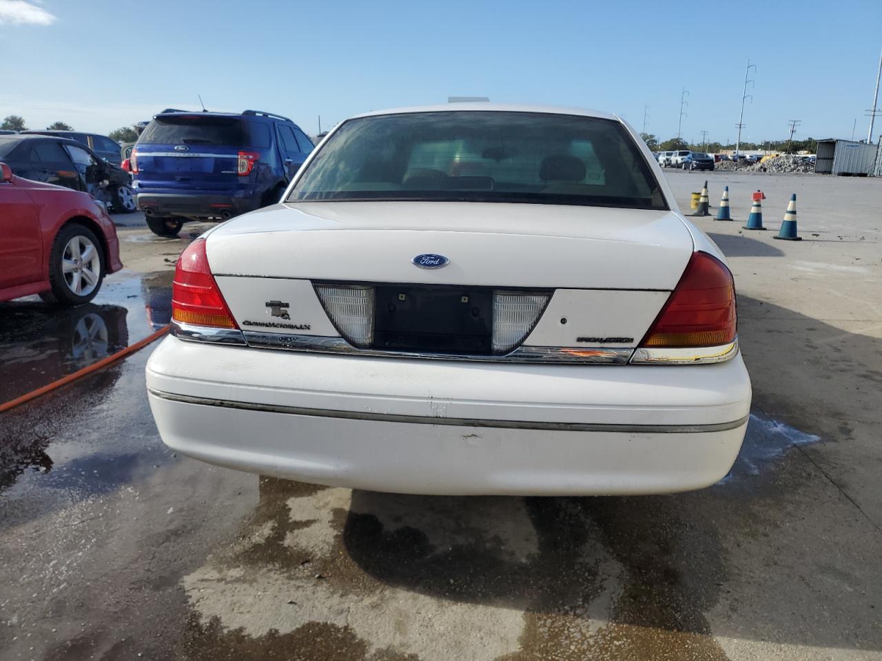 1999 Ford Crown Victoria VIN 2FAFP74W1XX224750 Copart auction photo, front end damage thumbnail 6