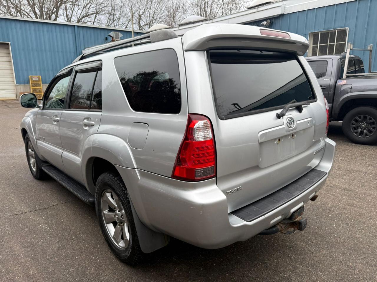 2006 Toyota 4Runner VIN JTEBT17R068031619 Copart auction photo, normal wear / minor dent/scratches damage thumbnail 3