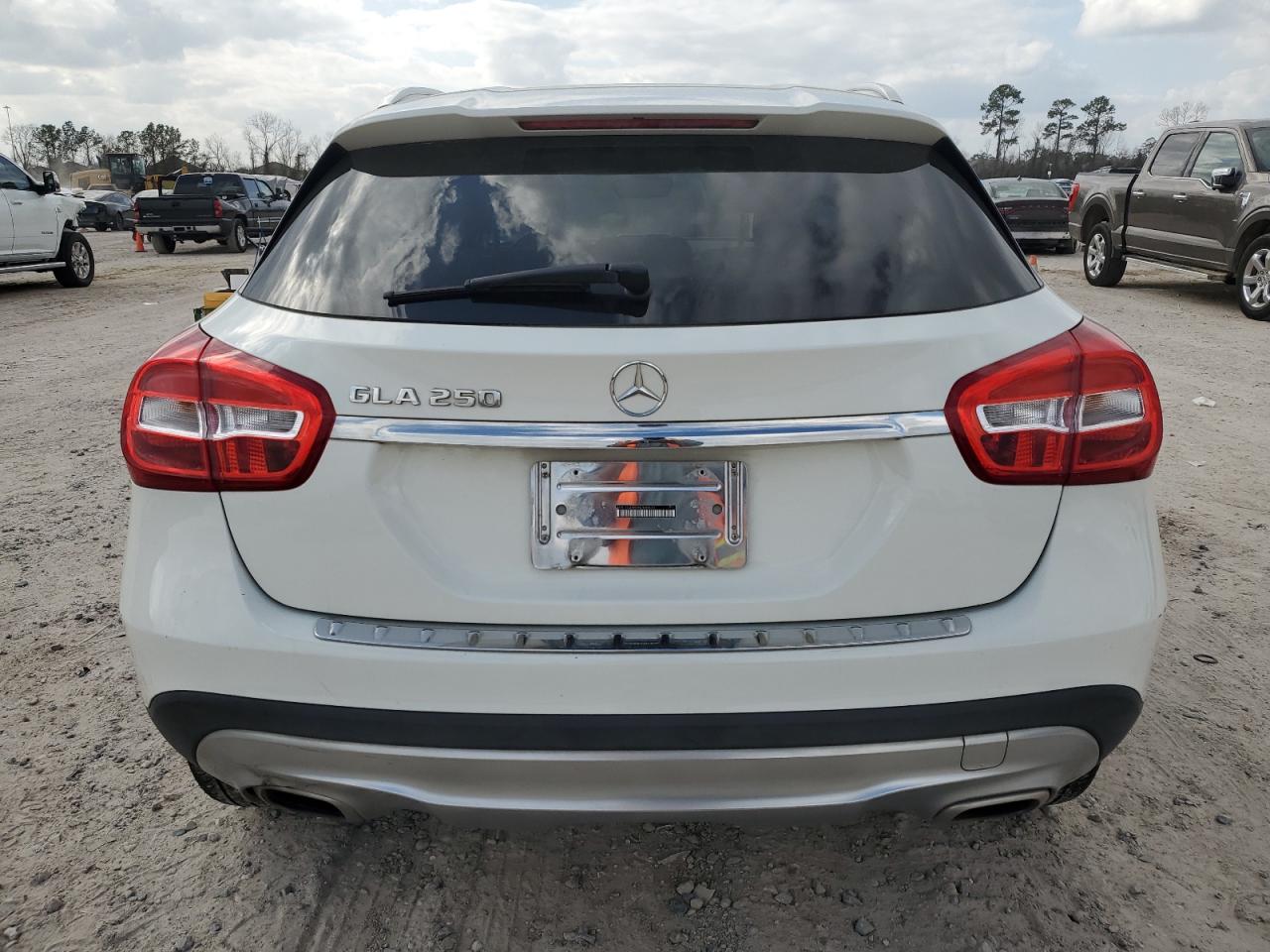 2017 Mercedes-Benz GLA-klasse VIN WDCTG4EB1HJ360632 Copart auction photo, front end / minor dent/scratches damage thumbnail 6