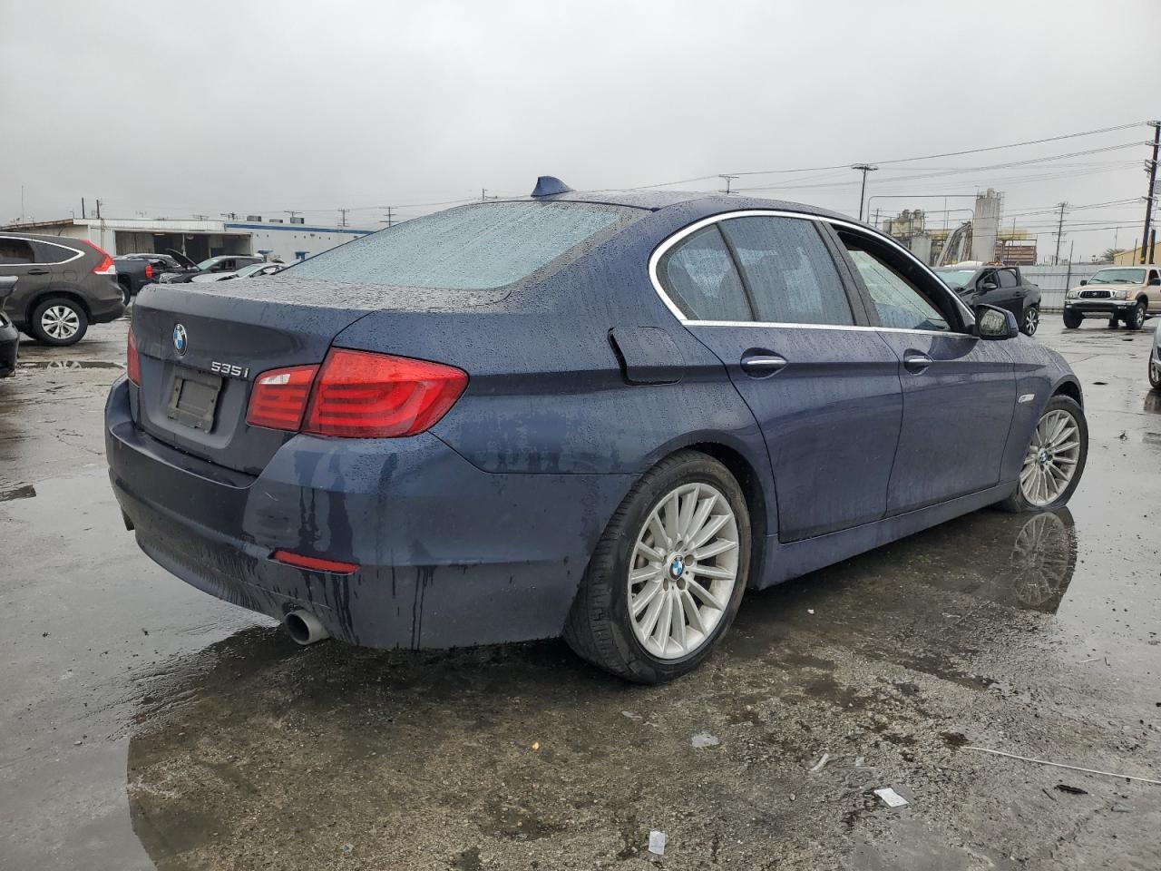 2013 BMW 5er VIN WBAFR7C51DC828298 Copart auction photo, side / front end damage thumbnail 3
