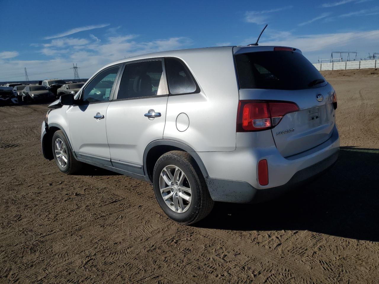 2015 KIA Sorento VIN 5XYKT3A6XFG581644 Copart auction photo, front end damage thumbnail 2