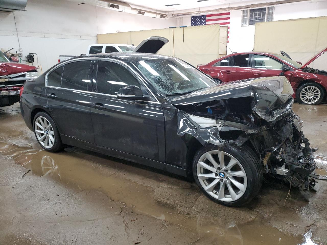 2017 BMW 3er VIN WBA8D9G3XHNU65814 Copart auction photo, front end / side damage thumbnail 4