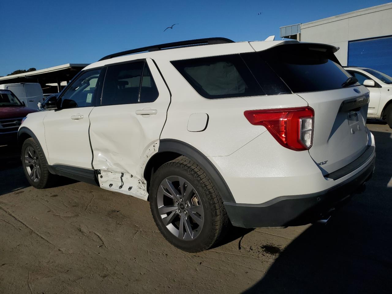 2022 Ford Explorer VIN 1FMSK8DH0NGB40903 Copart auction photo, side damage thumbnail 2