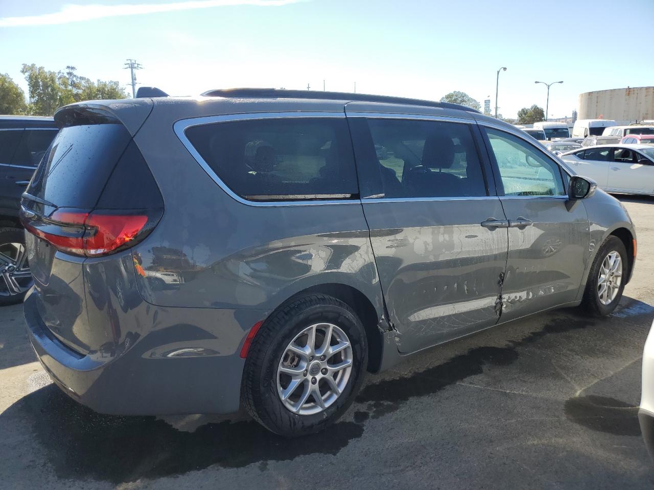 2022 Chrysler Pacifica VIN 2C4RC1BG1NR194100 Copart auction photo, side / rear end damage thumbnail 3
