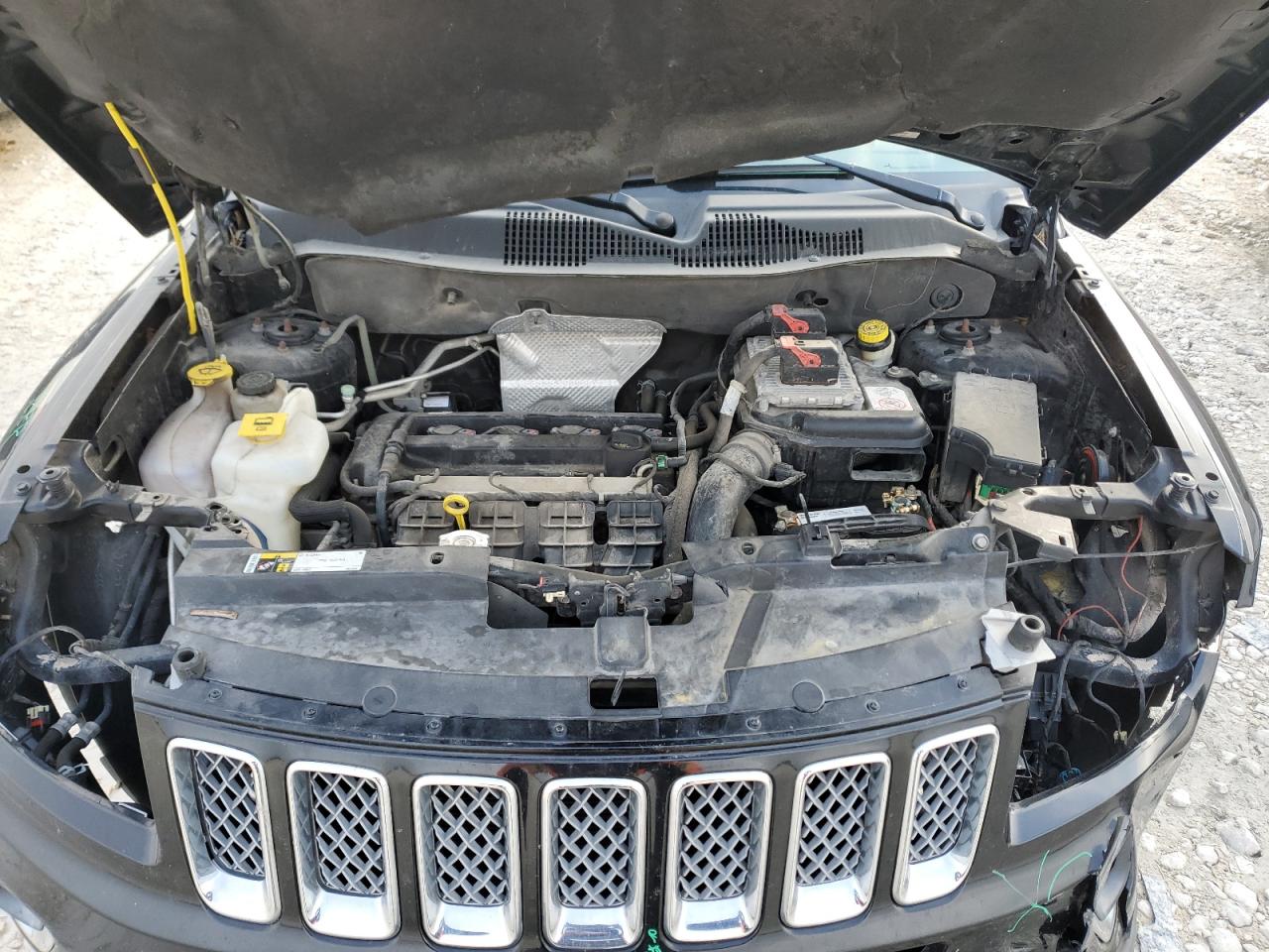 2015 Jeep Compass VIN 1C4NJCEA9FD264051 Copart auction photo, front end / minor dent/scratches damage thumbnail 12
