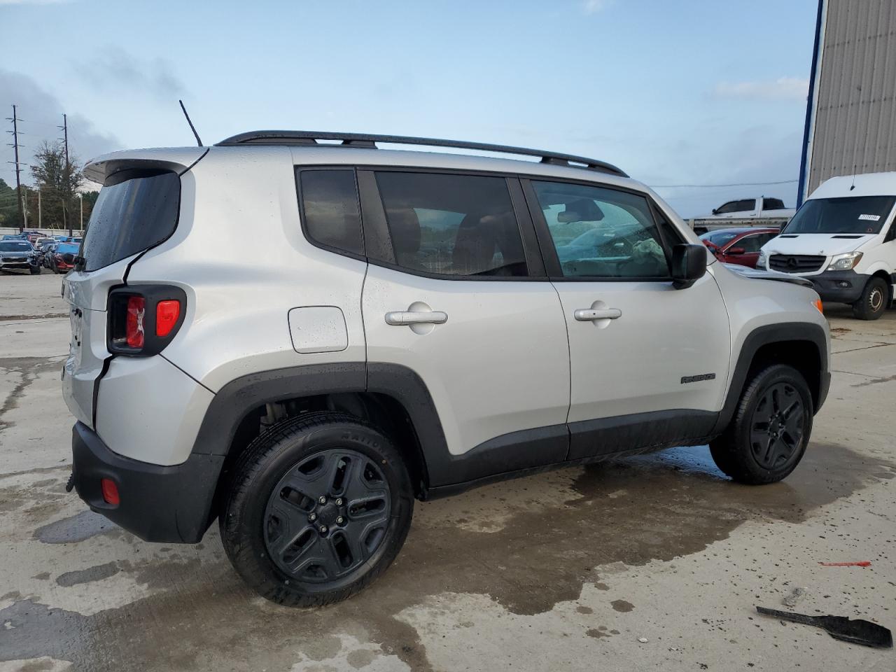2020 Jeep Renegade VIN ZACNJBAB5LPL01017 Copart auction photo, front end / rear end damage thumbnail 3