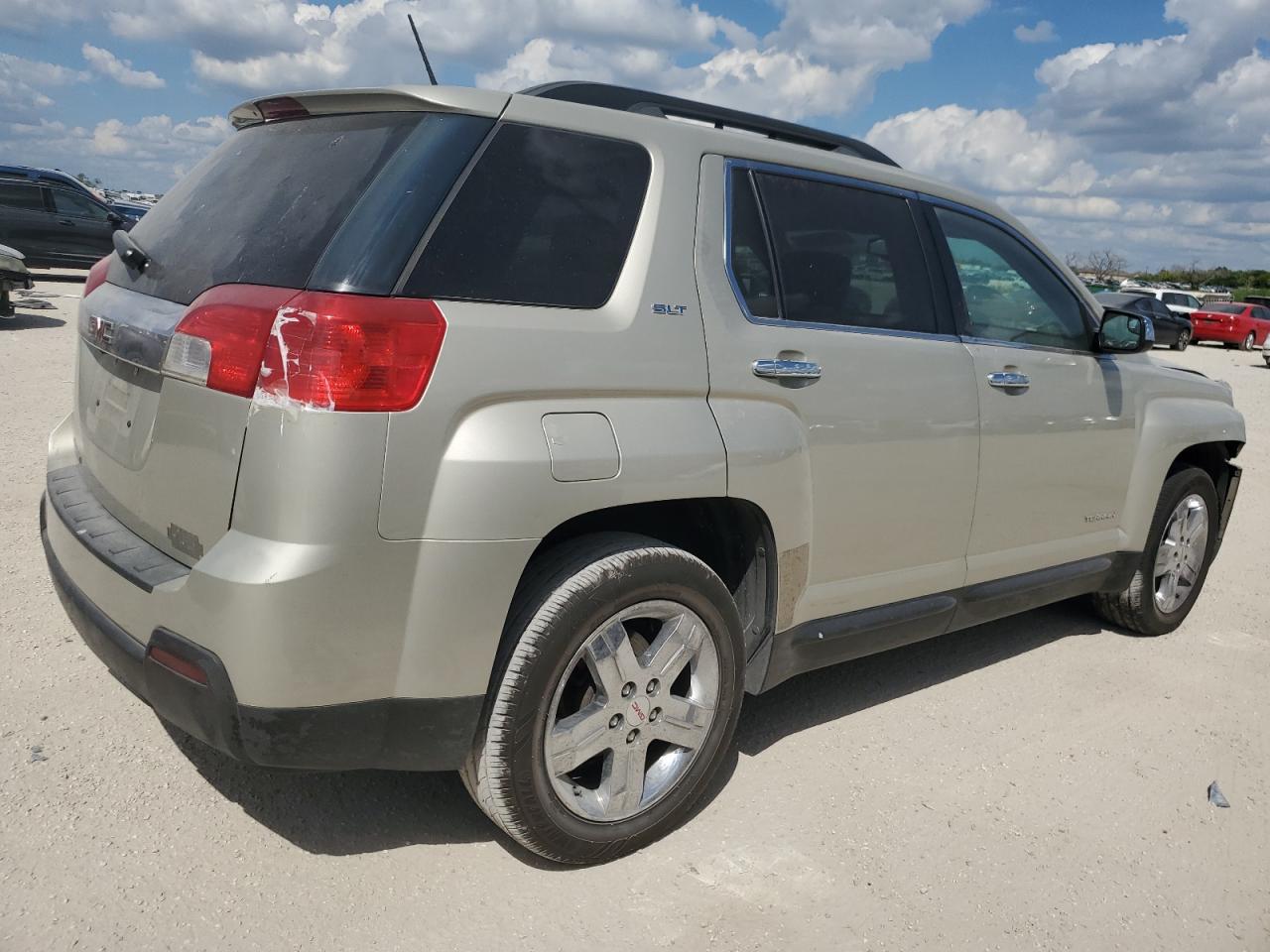 2013 GMC Terrain VIN 2GKALUEK3D6198555 Copart auction photo, front end / minor dent/scratches damage thumbnail 3