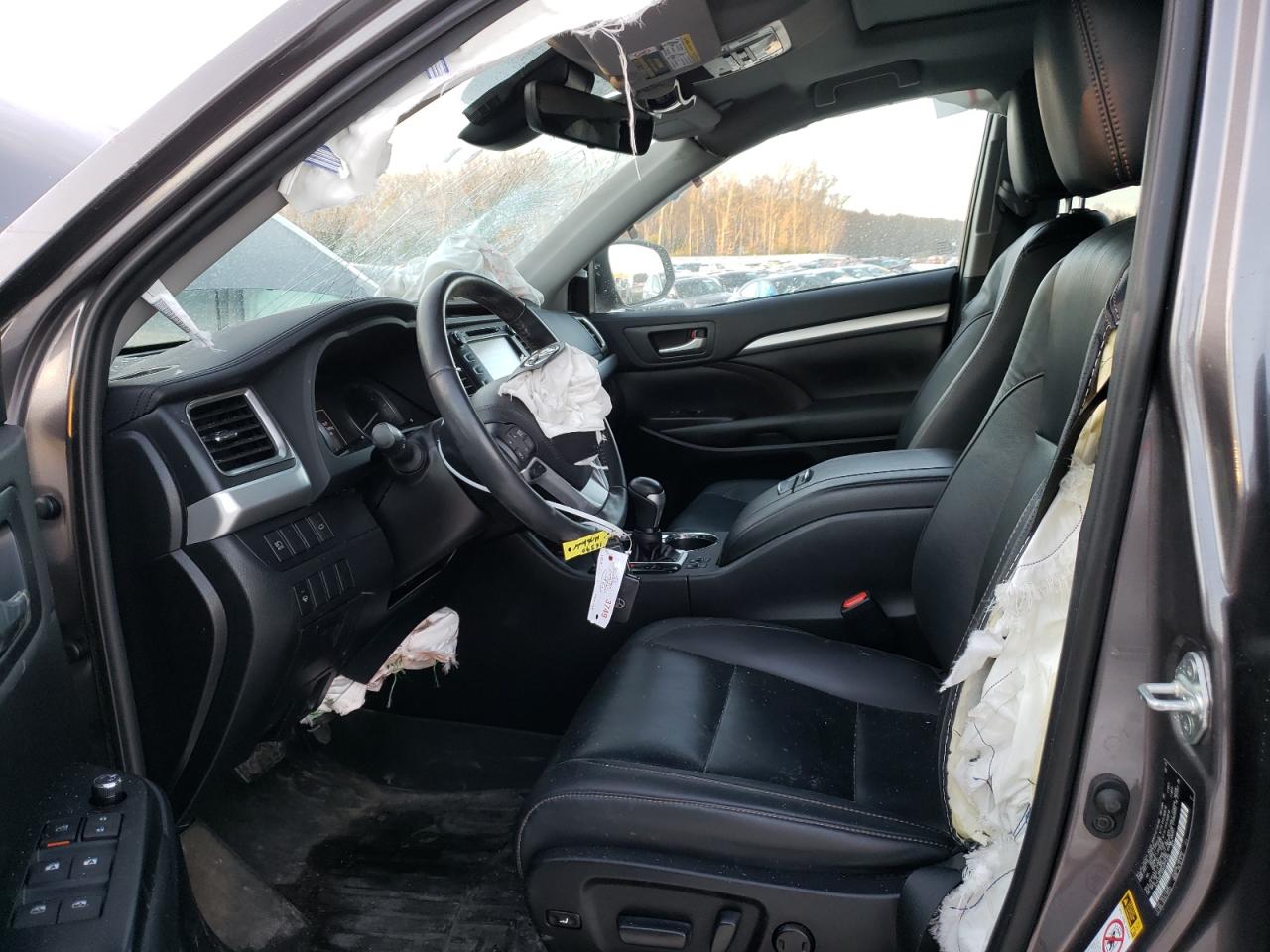 2019 Toyota Highlander VIN 5TDJGRFH5KS075360 Copart auction photo, front end / minor dent/scratches damage thumbnail 7