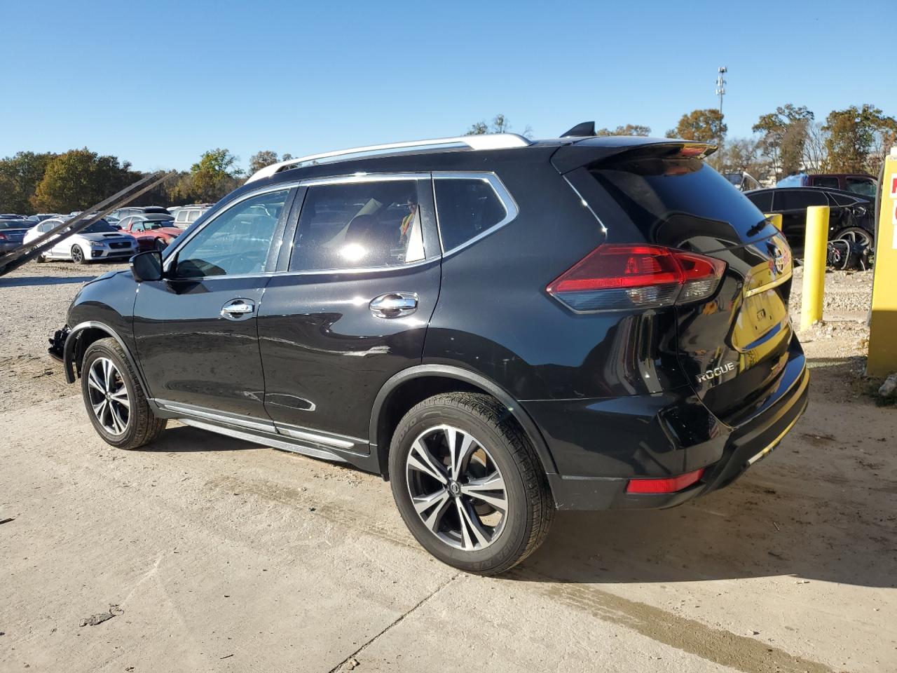 2018 Nissan Rogue VIN JN8AT2MV5JW317983 Copart auction photo, front end / minor dent/scratches damage thumbnail 2