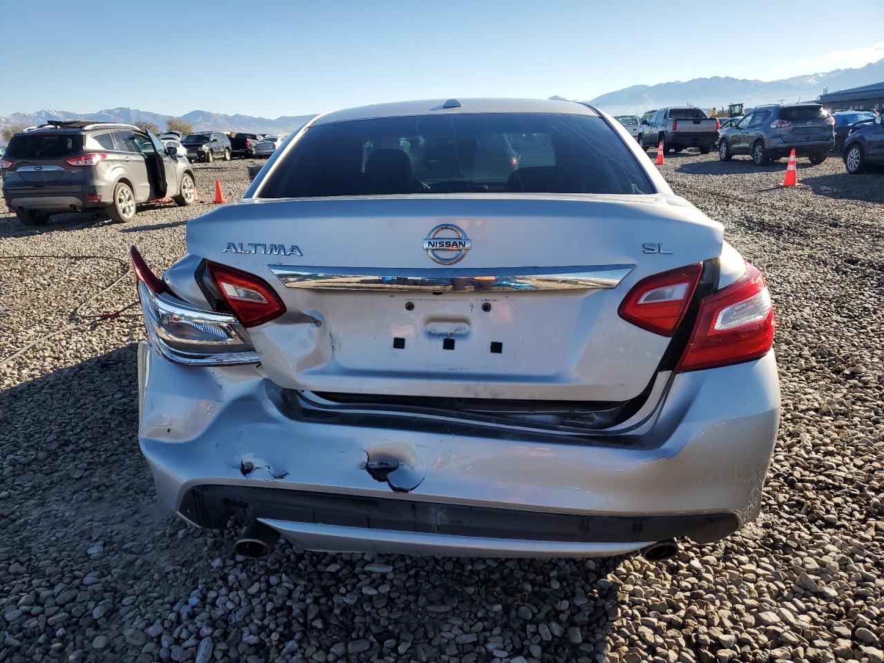 2017 Nissan Altima VIN 1N4AL3AP5HC175952 Copart auction photo, rear end damage thumbnail 6