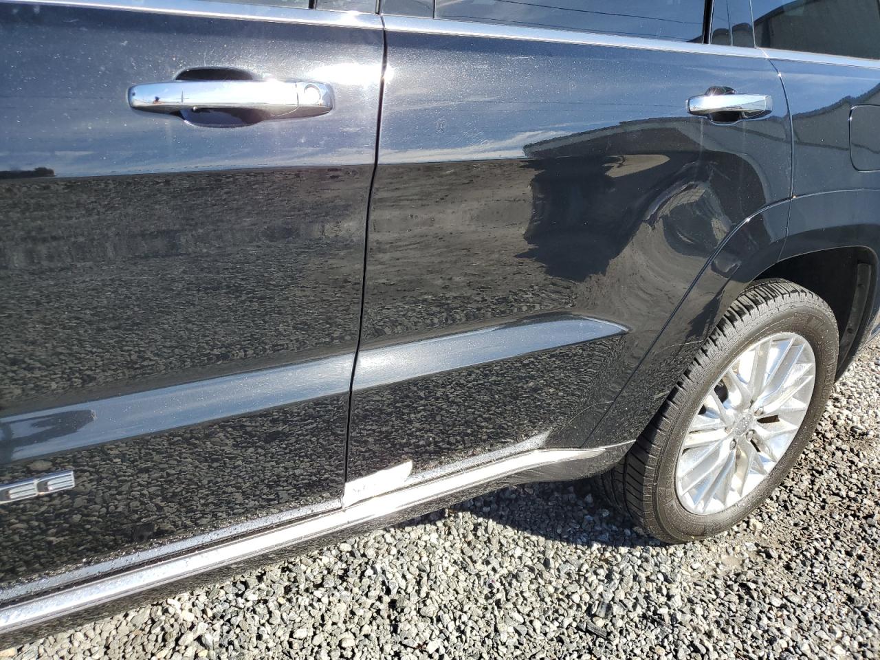 2017 Jeep Grand Cherokee VIN 1C4RJFJG9HC647204 Copart auction photo, water/flood damage thumbnail 13