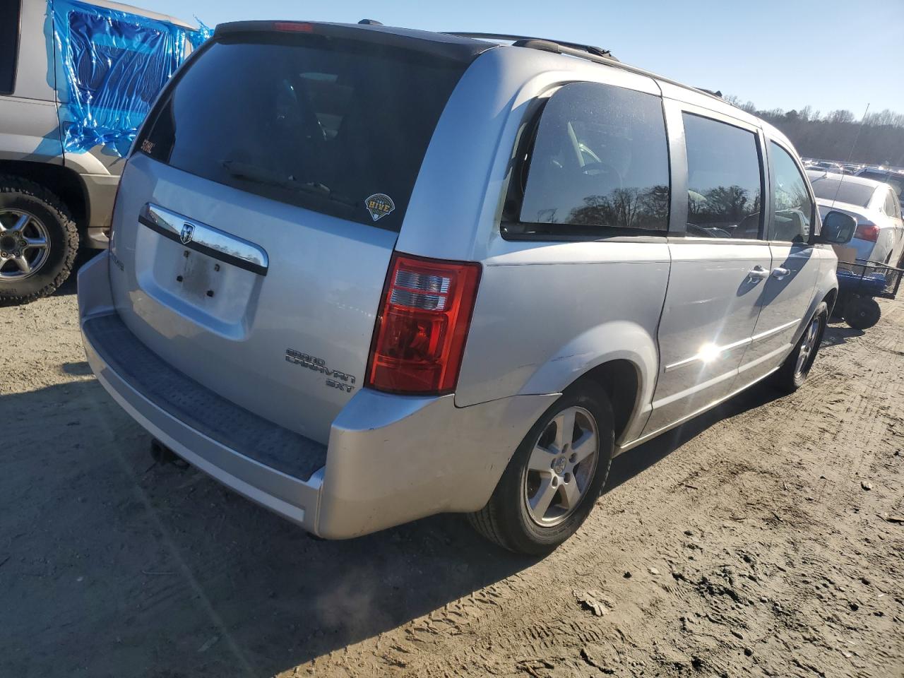 2010 Dodge Caravan VIN 2D4RN5D19AR126926 Copart auction photo, minor dent/scratches damage thumbnail 3
