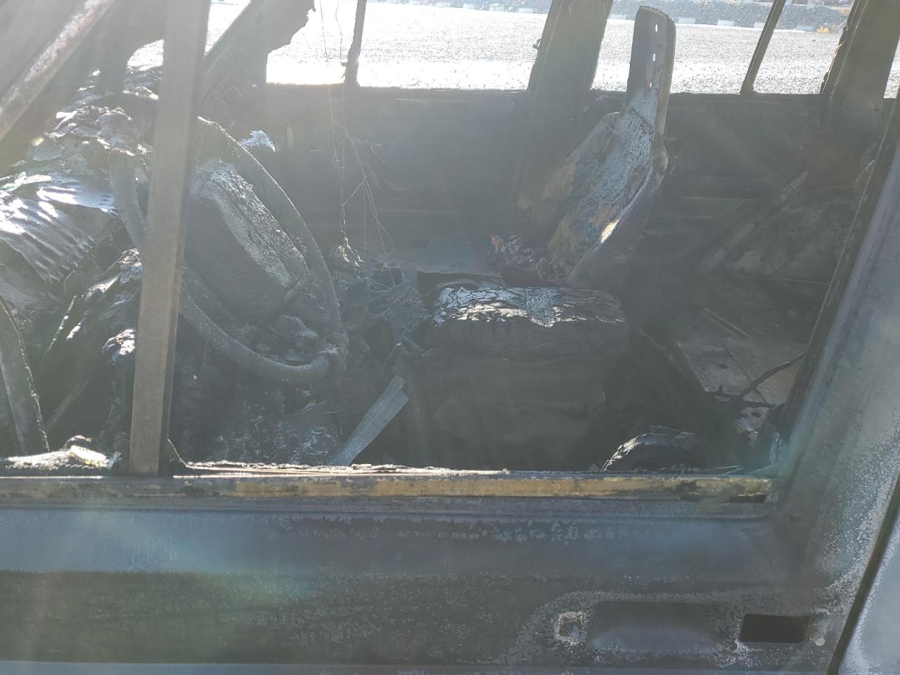 1996 Jeep Grand Cherokee VIN 1J4FJ68S1TL279827 Copart auction photo, burn damage thumbnail 7