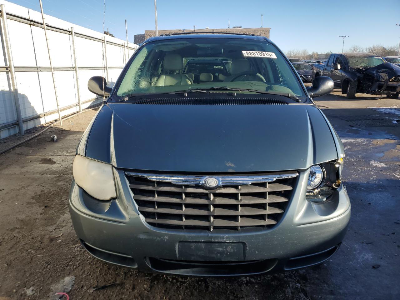2007 Chrysler Town & Country VIN 2A8GP54L67R217489 Copart auction photo, front end / rear end damage thumbnail 5