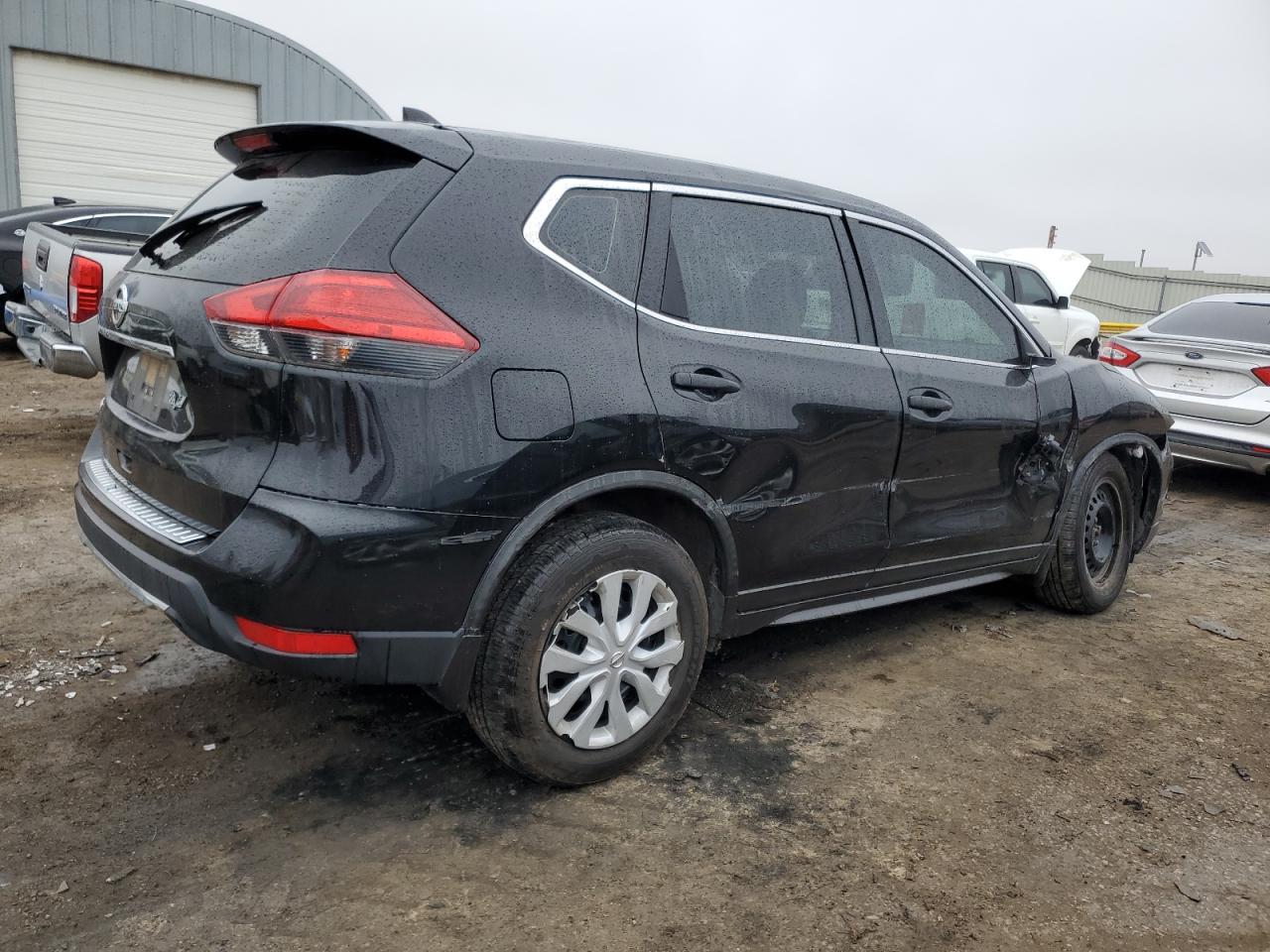 2017 Nissan Rogue VIN JN8AT2MT8HW138409 Copart auction photo, side / undercarriage damage thumbnail 3