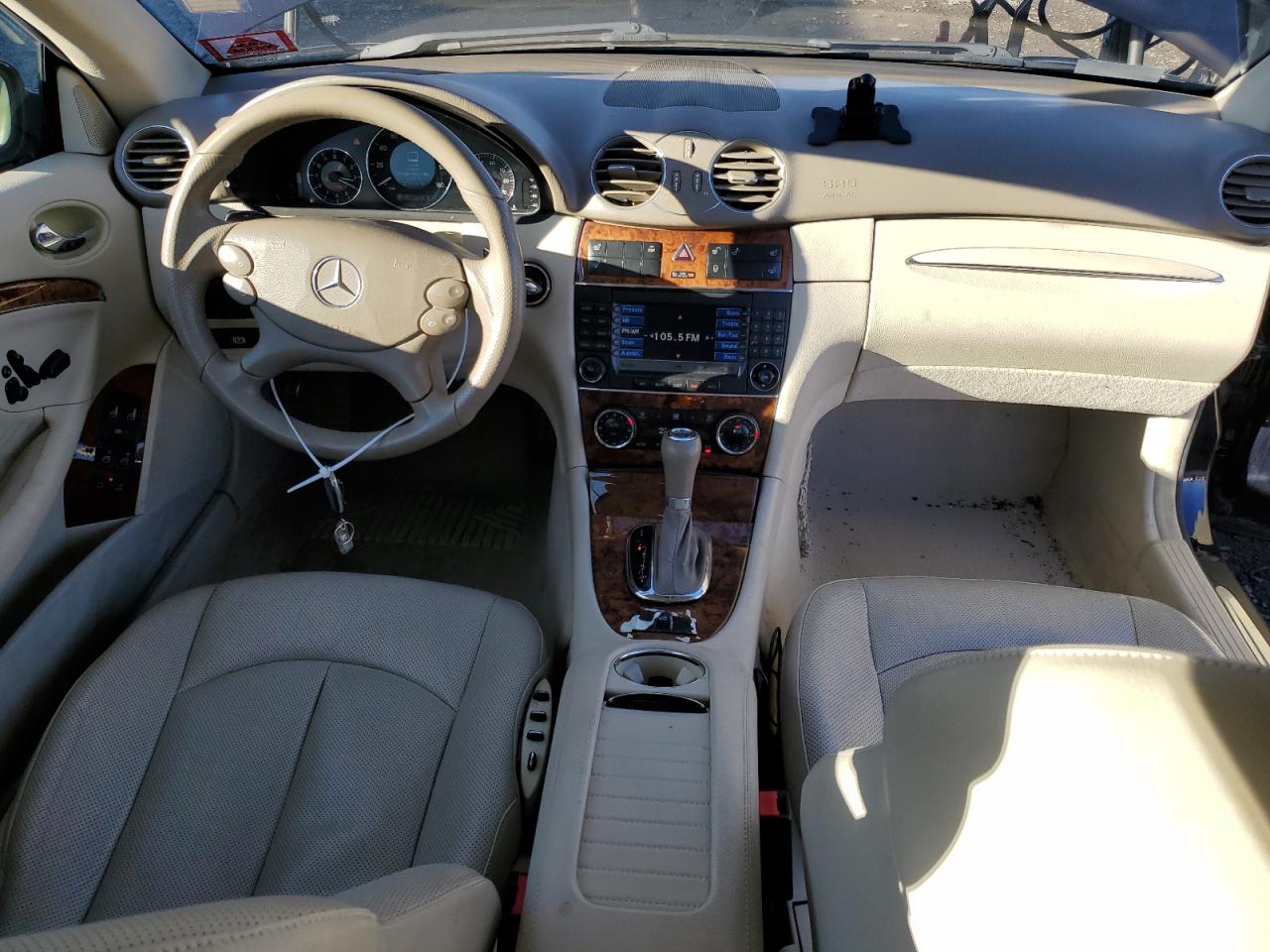 2009 Mercedes-Benz CLK-klasse VIN WDBTK72F89T102254 Copart auction photo, front end damage thumbnail 8