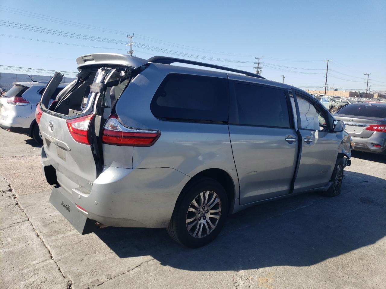 2016 Toyota Sienna VIN 5TDYK3DC2GS764040 Copart auction photo, all over damage thumbnail 3