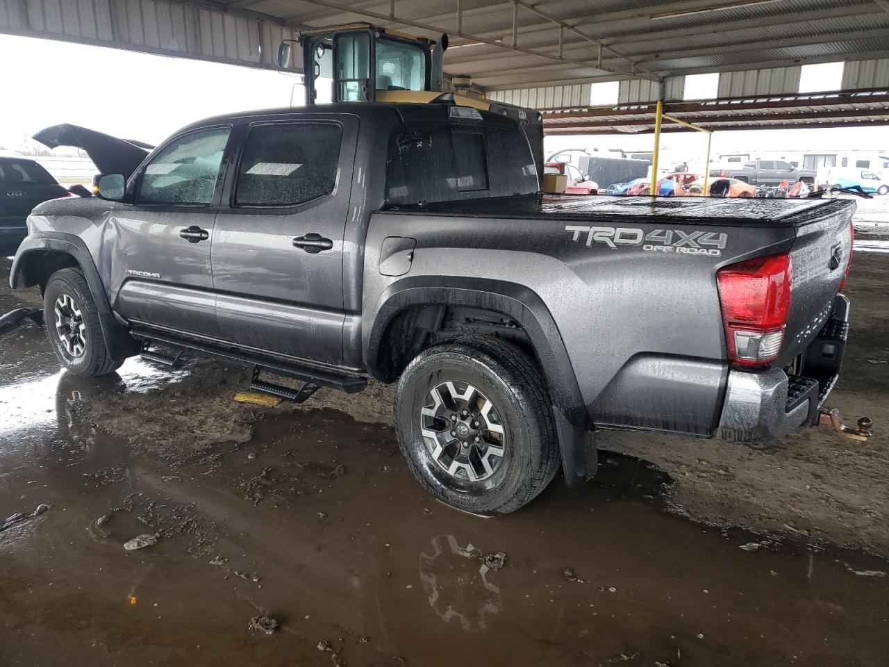 2017 Toyota Tacoma VIN 5TFCZ5AN3HX052025 Copart auction photo, front end / minor dent/scratches damage thumbnail 2