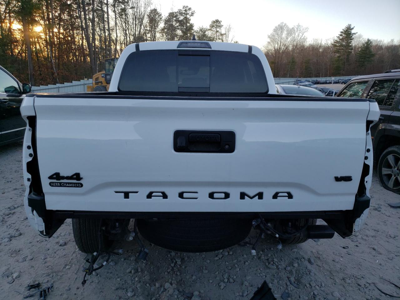 2020 Toyota Tacoma VIN 3TMCZ5AN2LM295694 Copart auction photo, undercarriage / side damage thumbnail 6