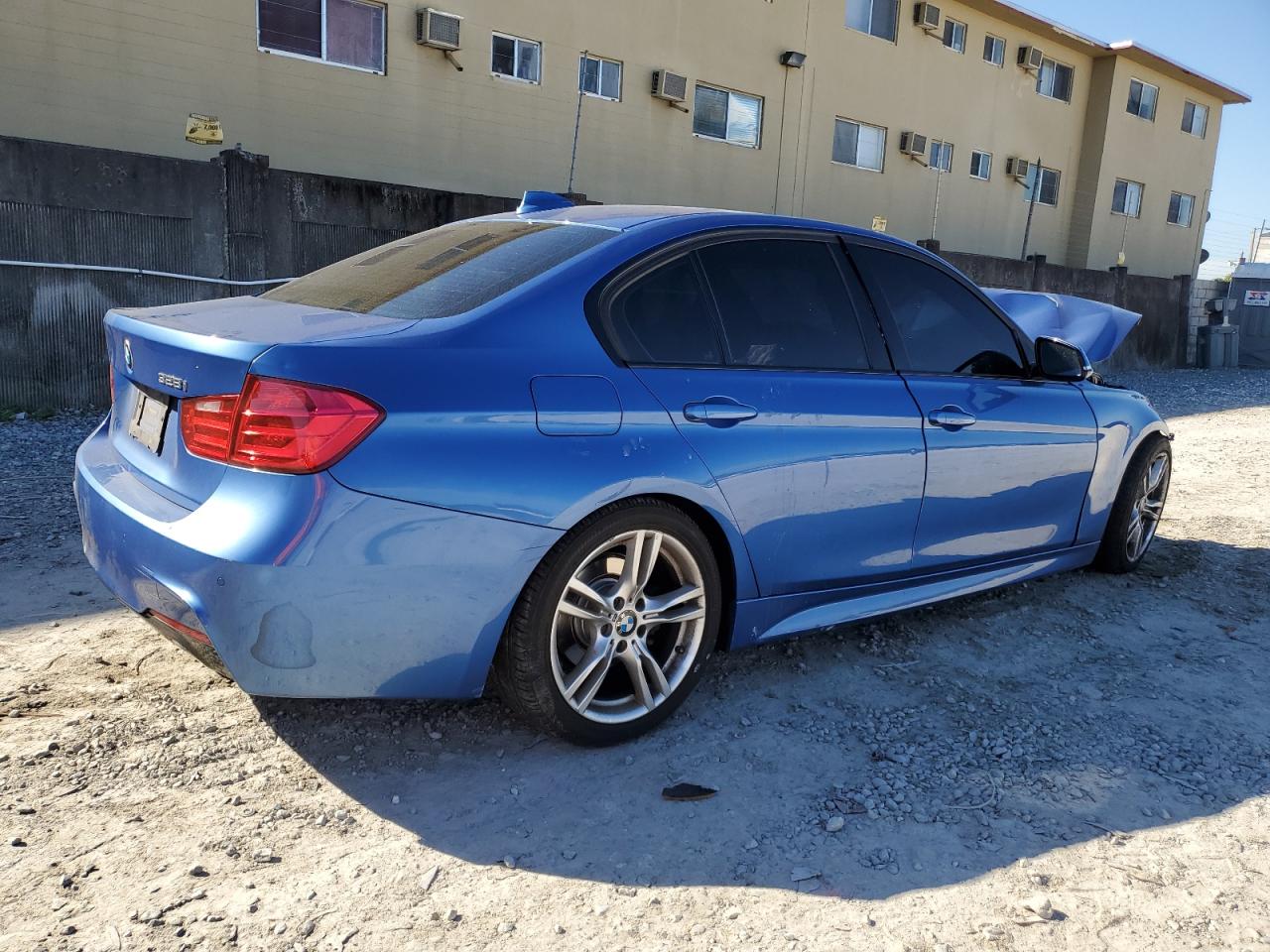 2014 BMW 3er VIN WBA3A5C58EJ463131 Copart auction photo, front end damage thumbnail 3
