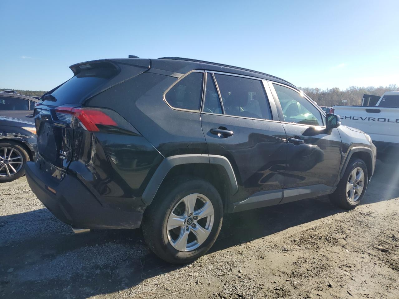 2019 Toyota RAV 4 VIN 2T3P1RFV0KC017335 Copart auction photo, side / minor dent/scratches damage thumbnail 3