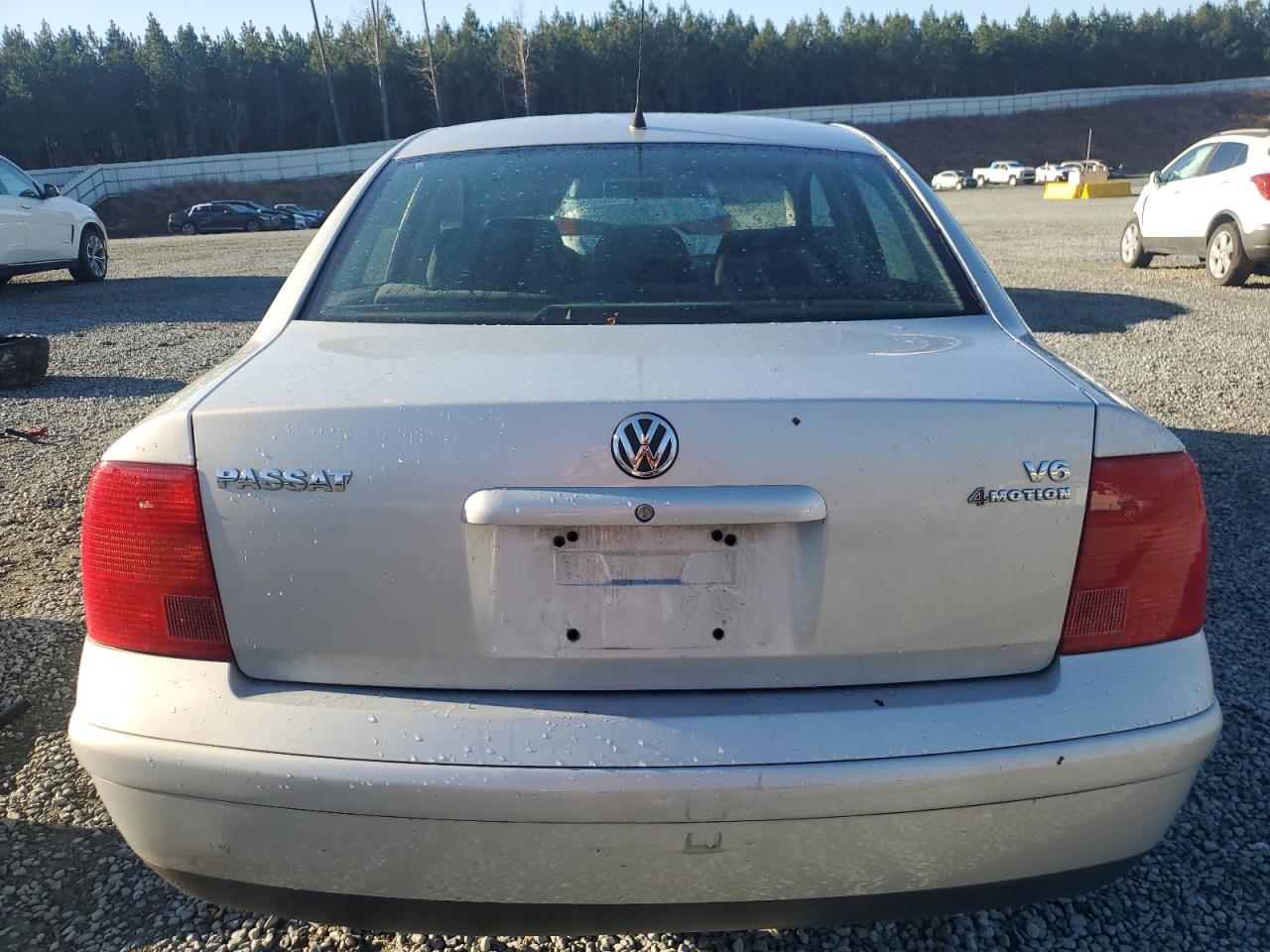 2000 Volkswagen Passat VIN WVWTH23B4YE204975 Copart auction photo, front end / undercarriage damage thumbnail 6