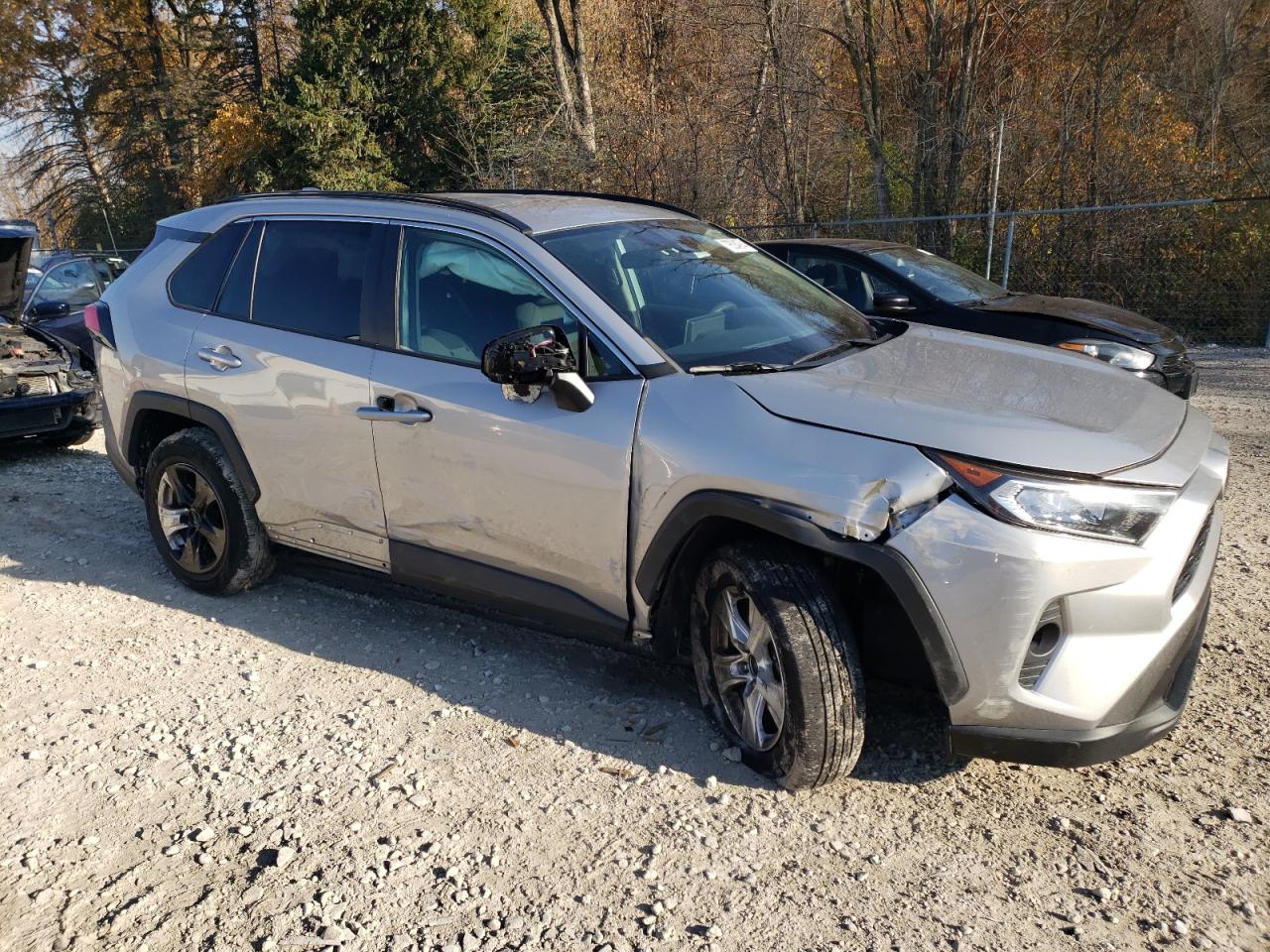 2021 Toyota RAV 4 VIN 2T3W1RFV1MW114590 Copart auction photo, front end / side damage thumbnail 4