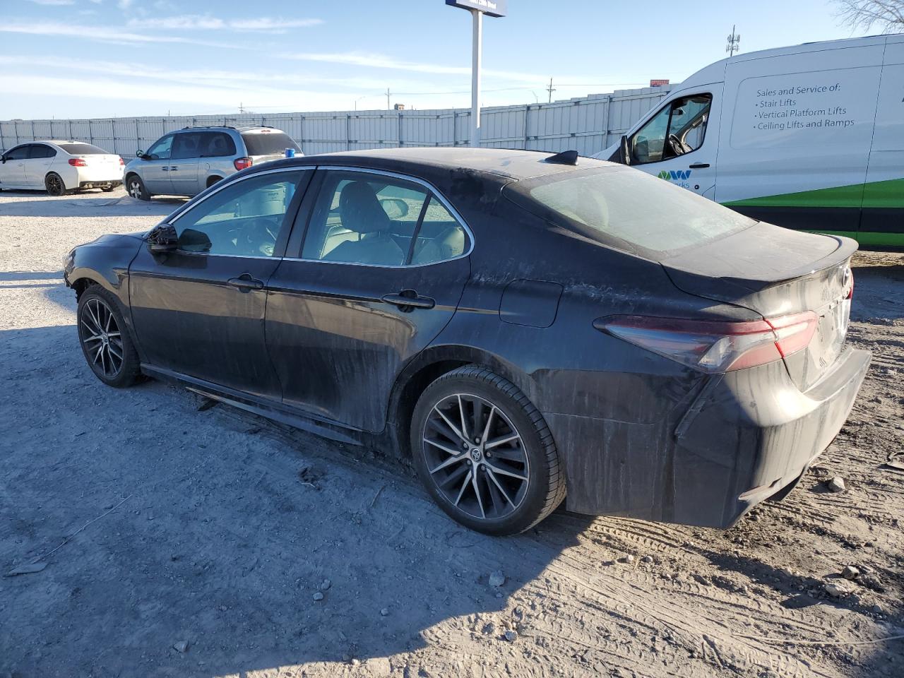 2021 Toyota Camry VIN 4T1G11AK3MU413364 Copart auction photo, front end / hail damage thumbnail 2