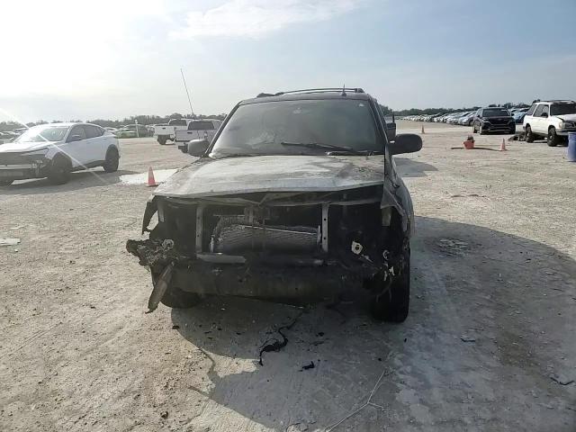 2005 Chevrolet TrailBlazer VIN 1GNDT13S952389039 Copart auction photo, burn - engine / front end damage thumbnail 12