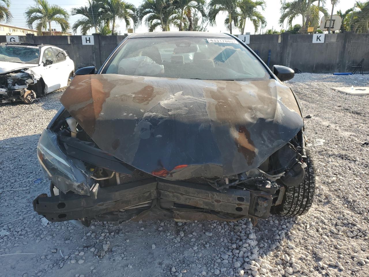 2018 Toyota Corolla VIN 2T1BURHE7JC072662 Copart auction photo, front end damage thumbnail 5