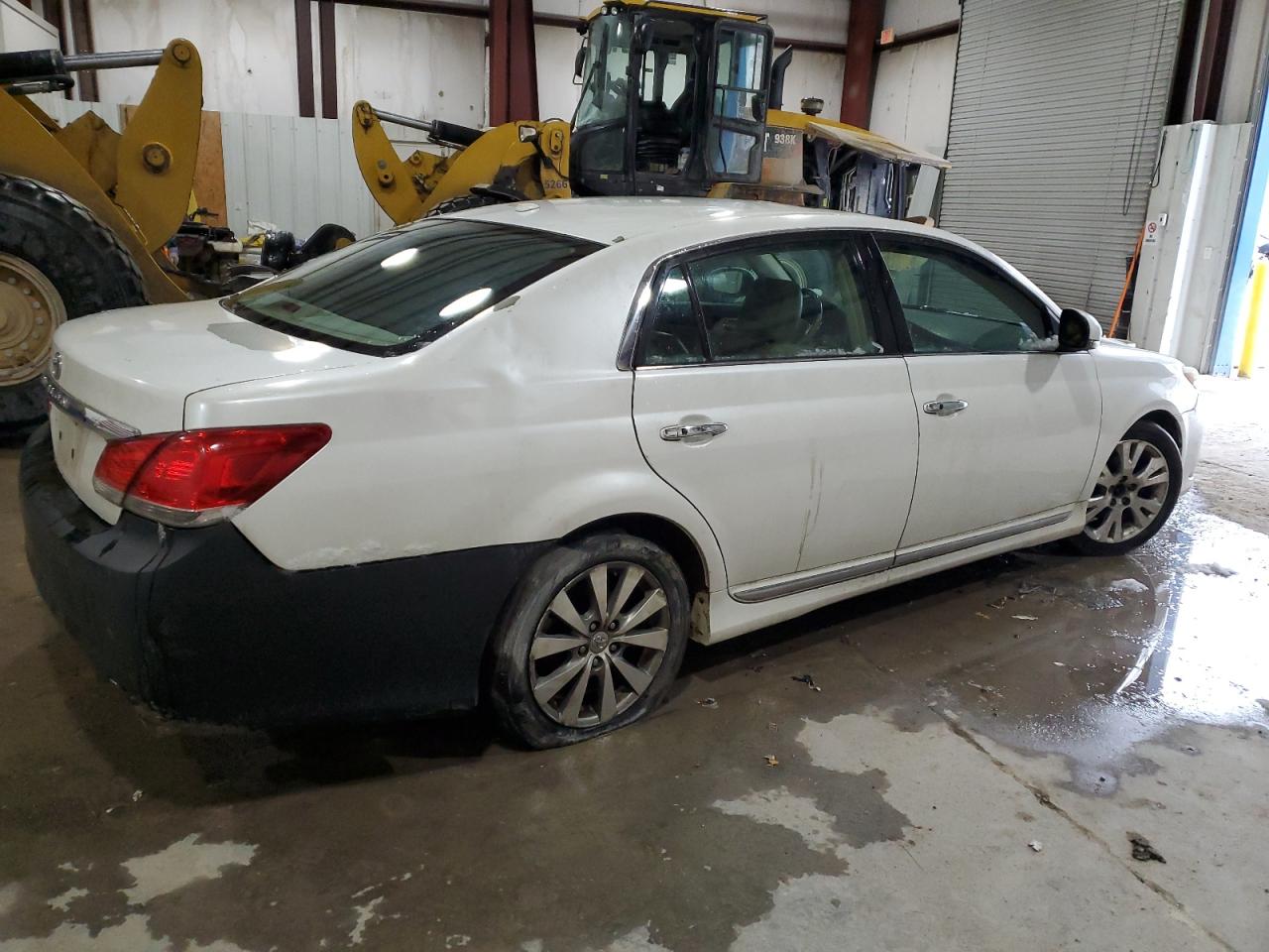 2011 Toyota Avalon VIN 4T1BK3DB7BU416795 Copart auction photo, front end / rear end damage thumbnail 3
