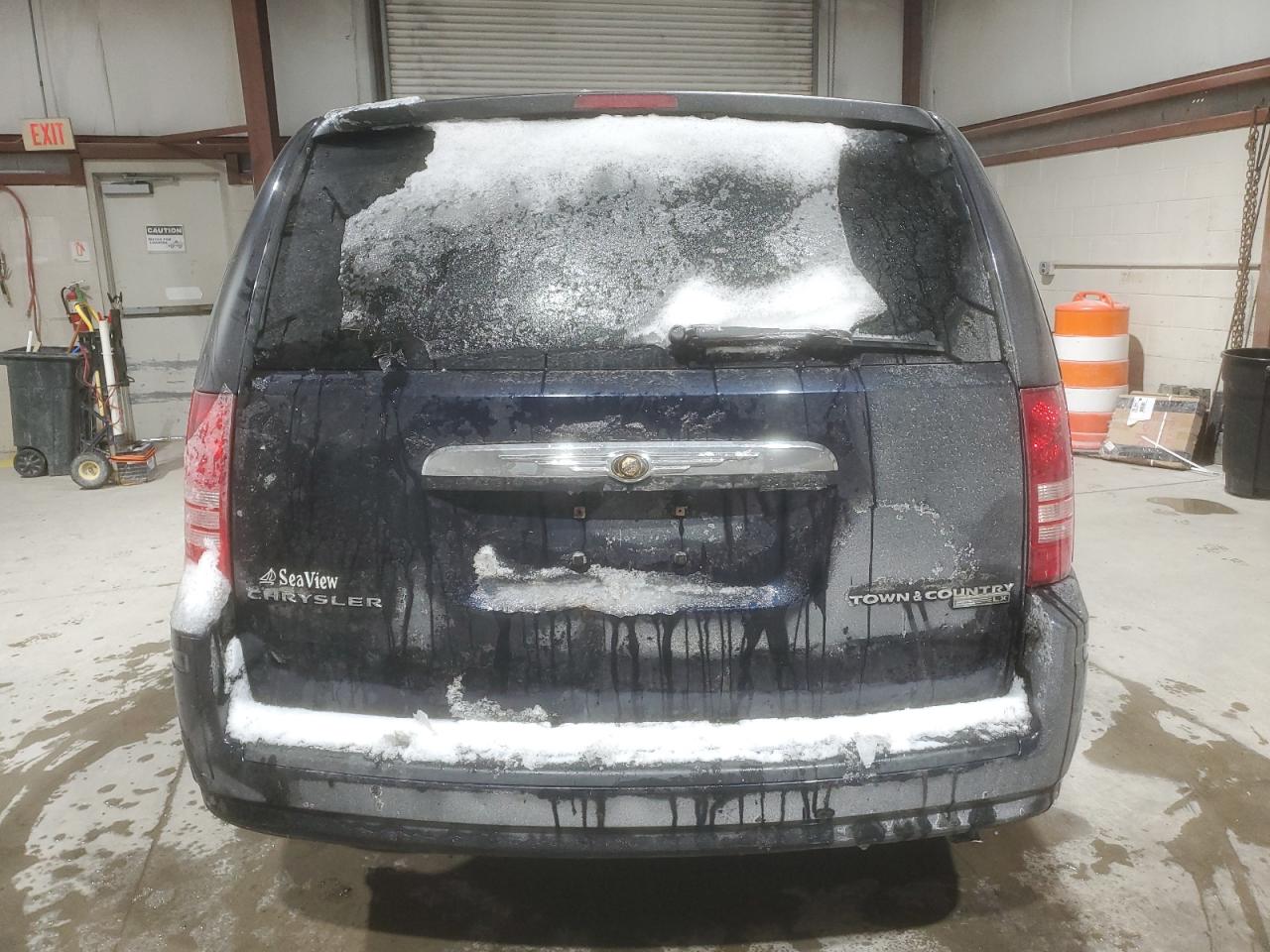 2010 Chrysler Town & Country VIN 2A4RR2D10AR456349 Copart auction photo, front end / side damage thumbnail 6