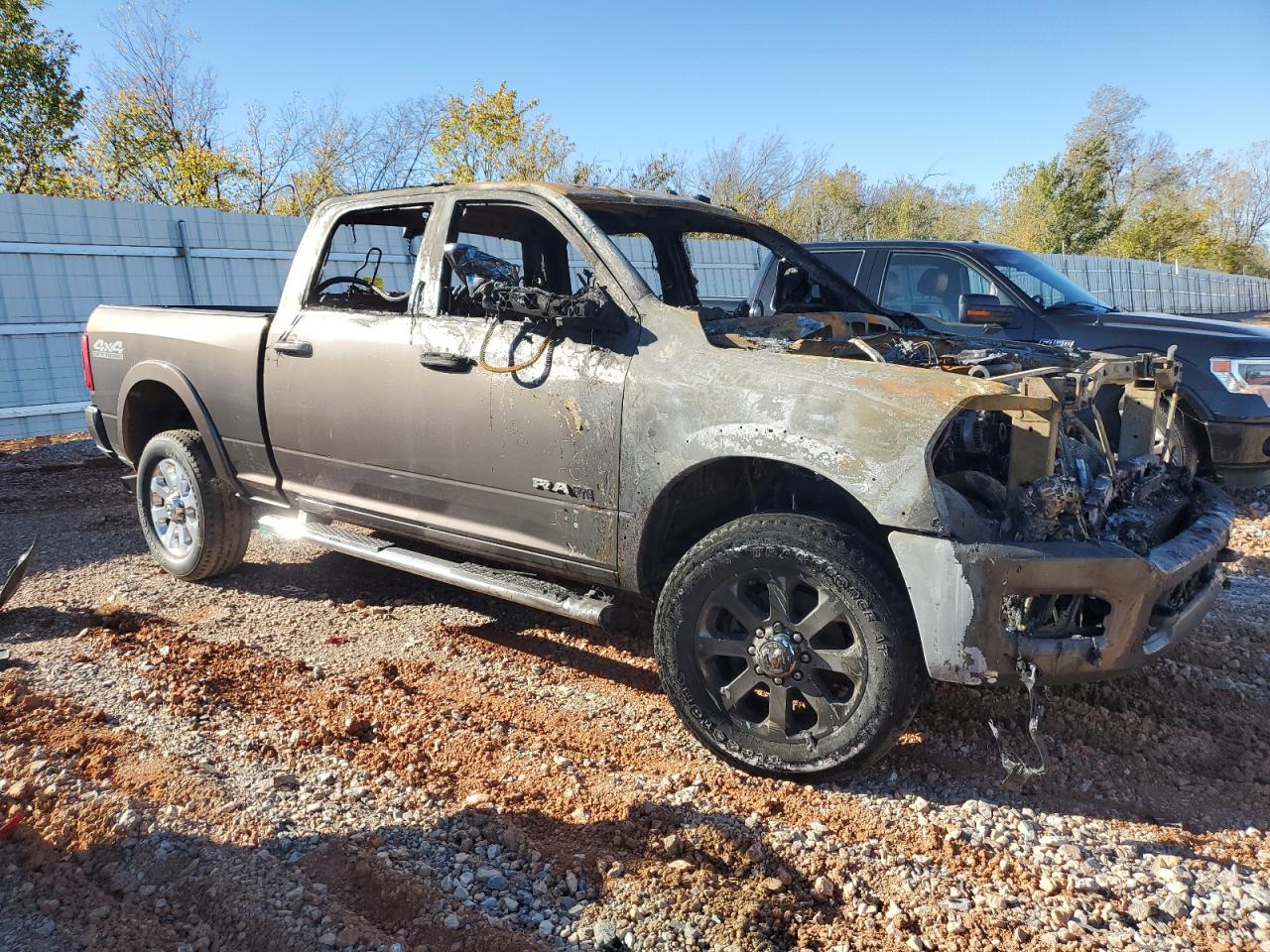 2020 RAM 2500 VIN 3C6UR5FL2LG281313 Copart auction photo, burn damage thumbnail 4