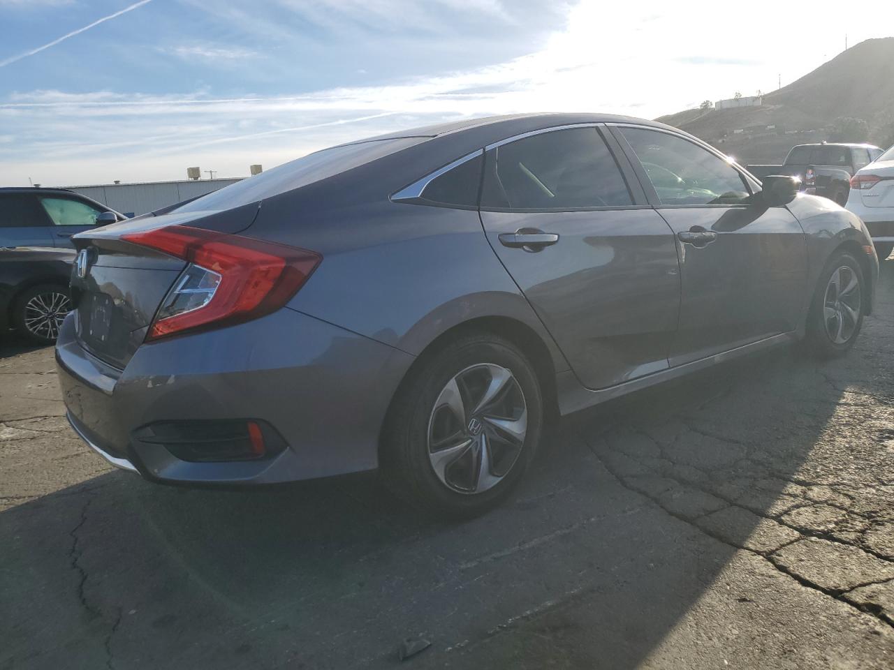 2020 Honda Civic VIN 19XFC2F6XLE216586 Copart auction photo, front end damage thumbnail 3