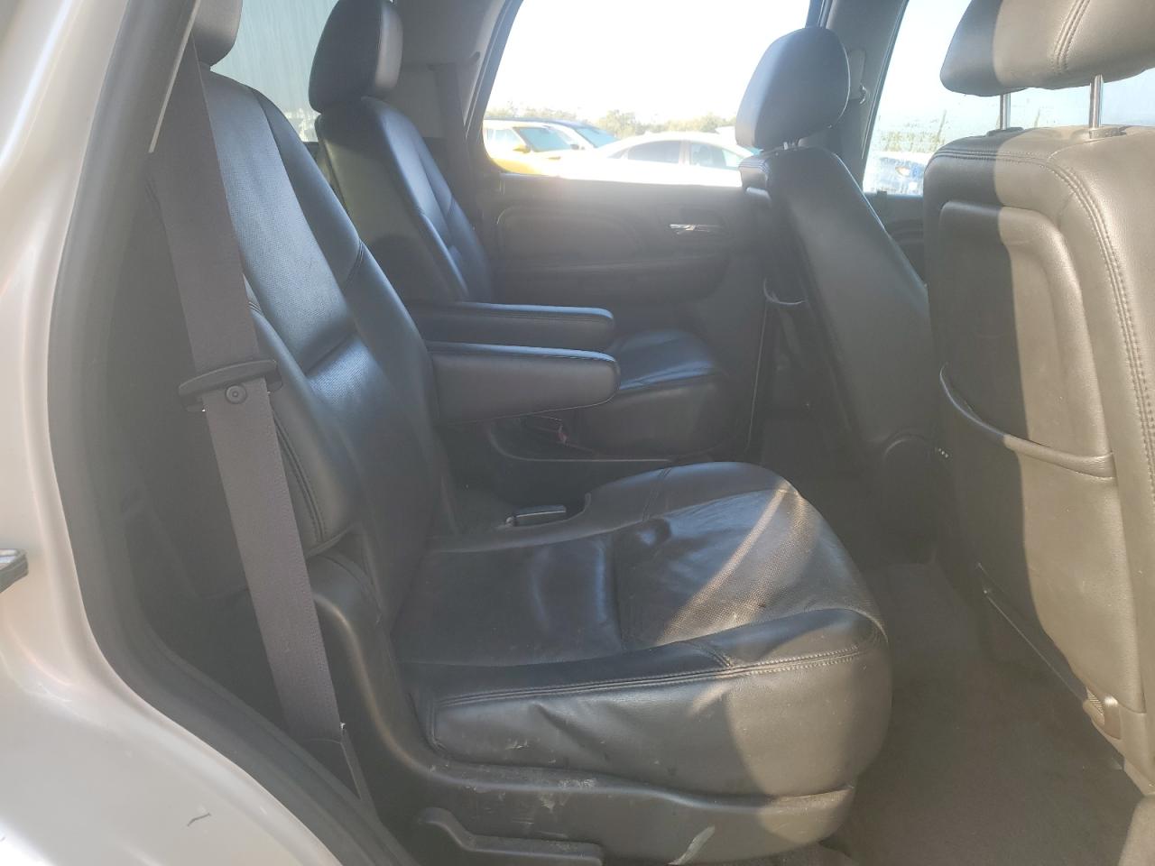 2013 GMC Yukon VIN 1GKS2EEF4DR158859 Copart auction photo, vandalism damage thumbnail 12