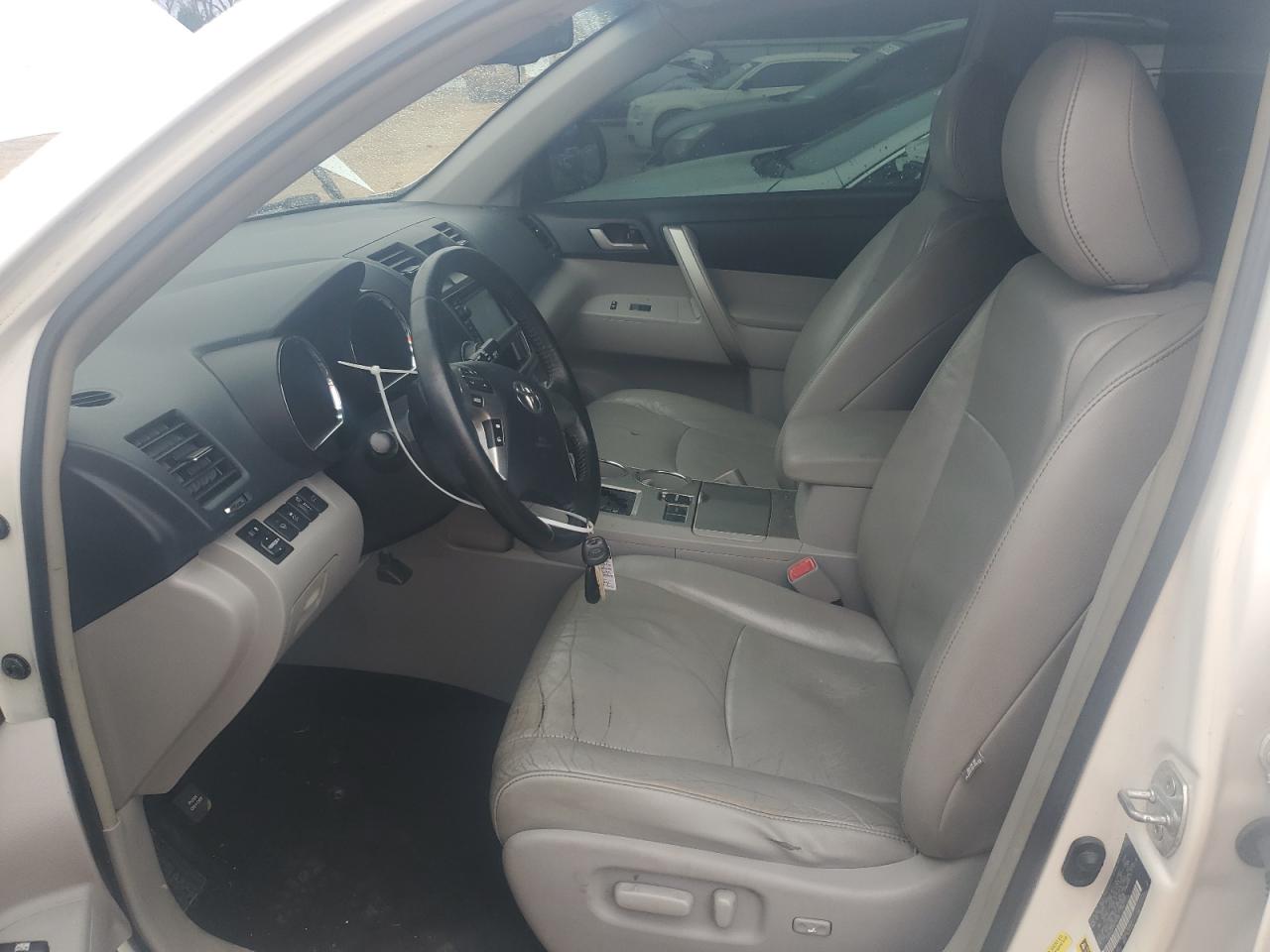 2013 Toyota Highlander VIN 5TDZK3EH2DS134755 Copart auction photo, rear end damage thumbnail 7