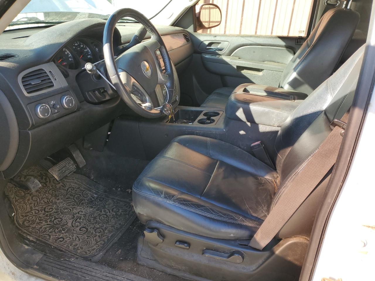 2011 Chevrolet Tahoe VIN 1GNSKBE02BR198108 Copart auction photo, minor dent/scratches damage thumbnail 7