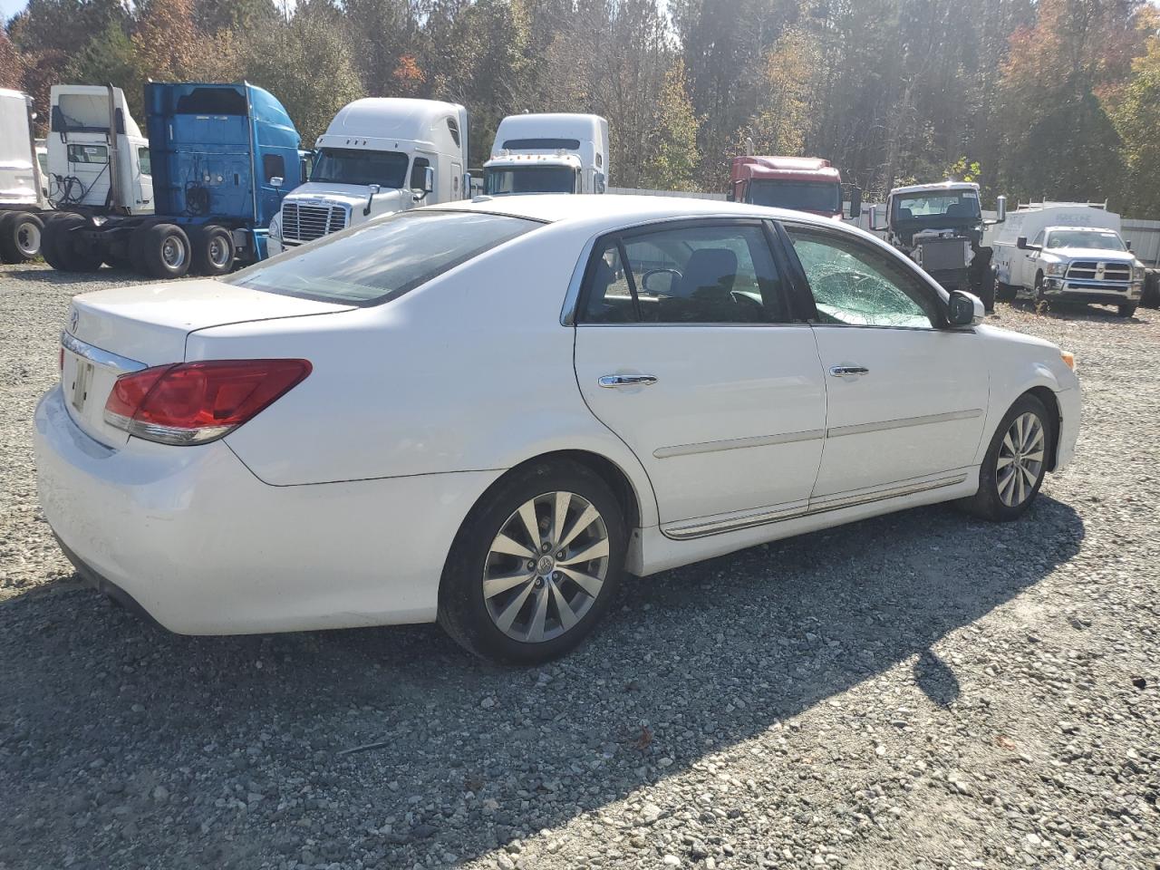 2011 Toyota Avalon VIN 4T1BK3DB3BU435988 Copart auction photo, front end damage thumbnail 3