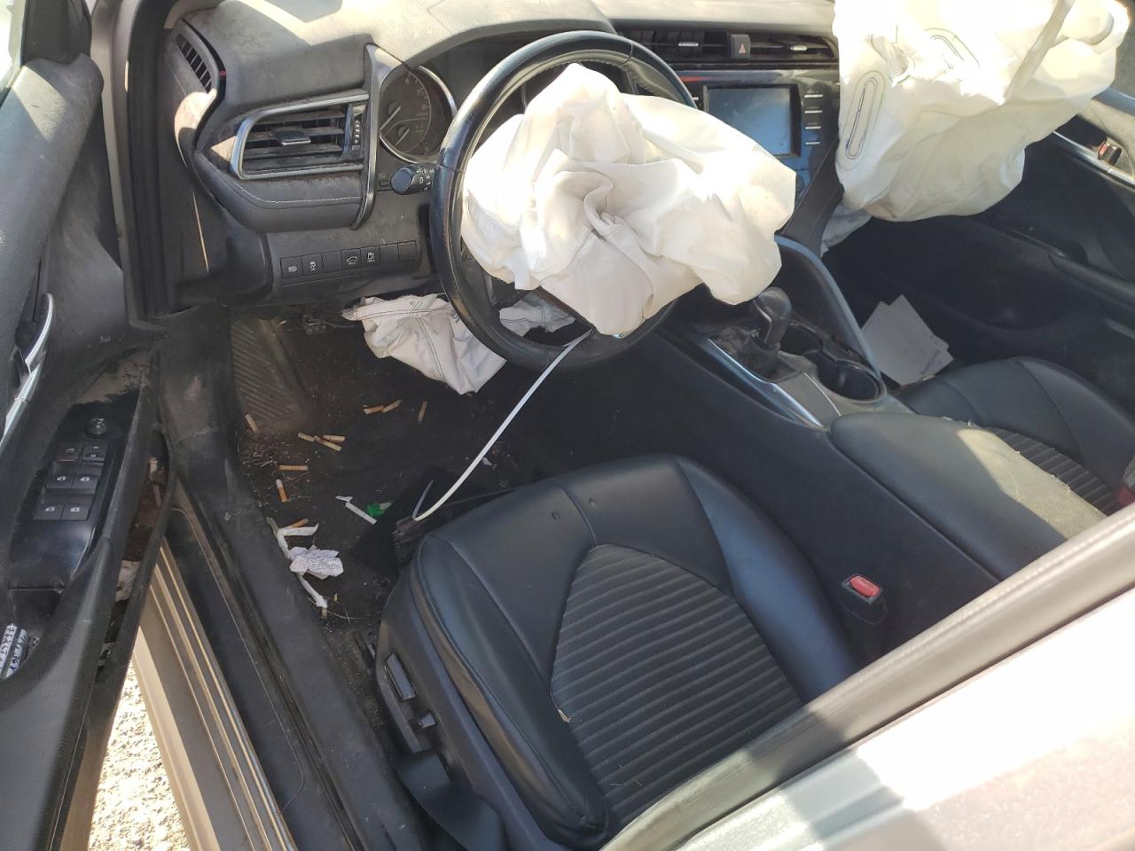 2020 Toyota Camry VIN 4T1M11AK8LU960101 Copart auction photo, front end / minor dent/scratches damage thumbnail 8