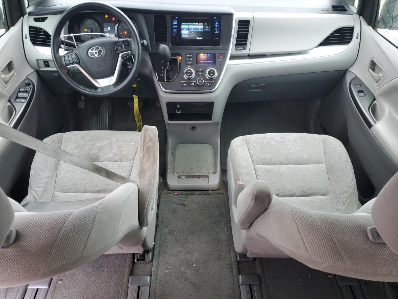2015 Toyota Sienna VIN 5TDZK3DC2FS688581 Copart auction photo, rear end damage thumbnail 8