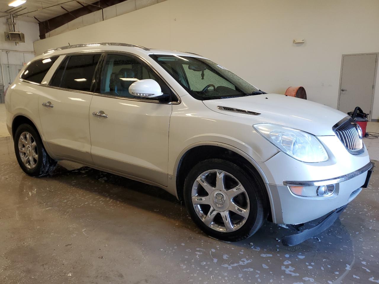 2008 Buick Enclave VIN 5GAER23738J295862 Copart auction photo, front end / minor dent/scratches damage thumbnail 4
