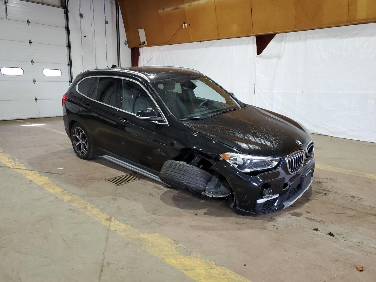 2018 BMW X1 VIN WBXHT3C38J3H31749 Copart auction photo, front end / side damage thumbnail 4