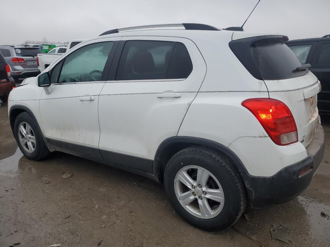 2016 Chevrolet Trax VIN KL7CJLSB8GB759761 Copart auction photo, front end / minor dent/scratches damage thumbnail 2