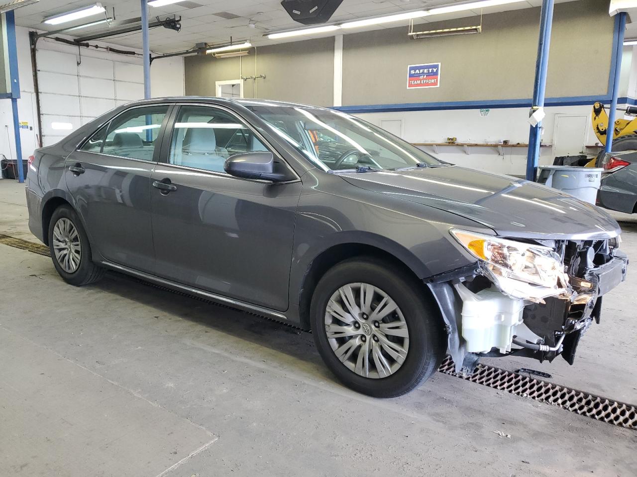 2014 Toyota Camry VIN 4T1BF1FK4EU400368 Copart auction photo, front end damage thumbnail 4