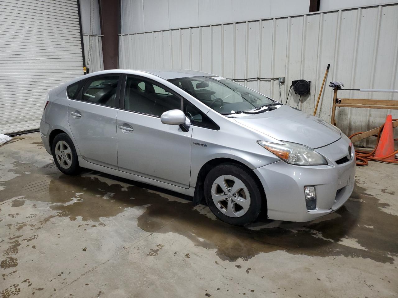 2011 Toyota Prius VIN JTDKN3DU6B0258695 Copart auction photo, minor dent/scratches damage thumbnail 4