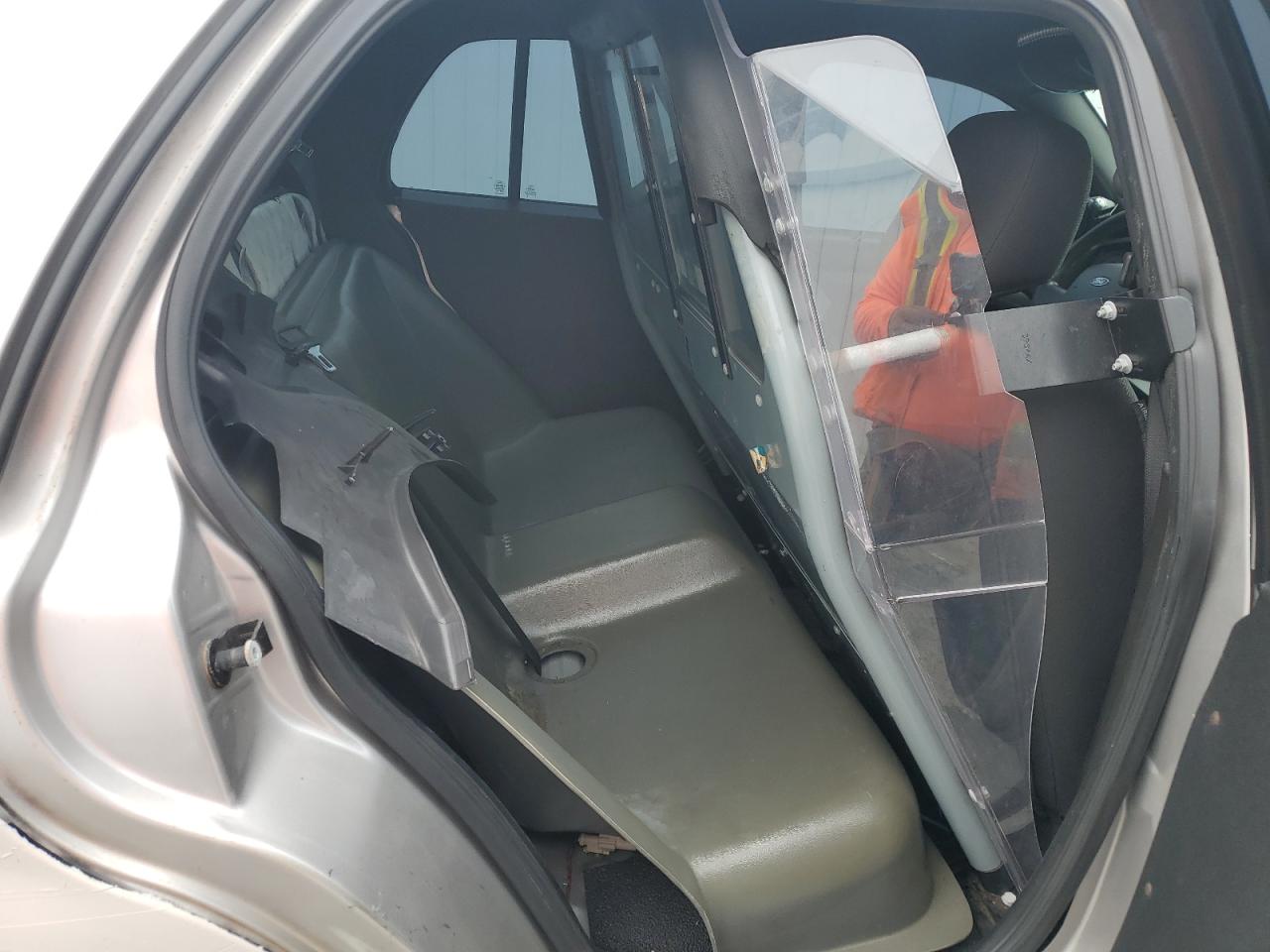 2010 Ford Crown Victoria VIN 2FABP7BV1AX118041 Copart auction photo, minor dent/scratches damage thumbnail 10