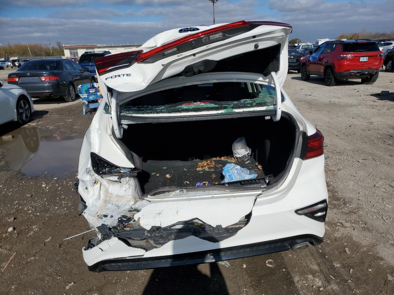 2020 KIA Forte VIN 3KPF24AD4LE156518 Copart auction photo, rear end / minor dent/scratches damage thumbnail 6