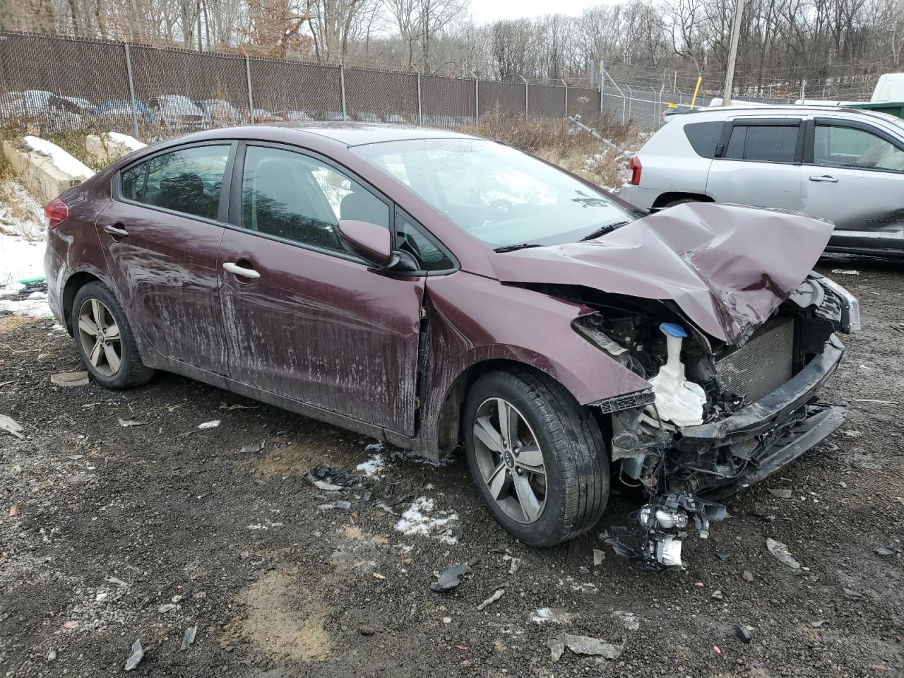 2018 KIA Forte VIN 3KPFL4A70JE257107 Copart auction photo, front end / minor dent/scratches damage thumbnail 4